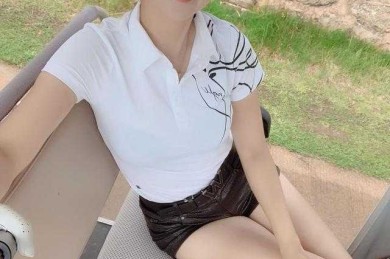 肉色丝袜好看还是黑丝袜好看？还是其他颜色的好看呢？
