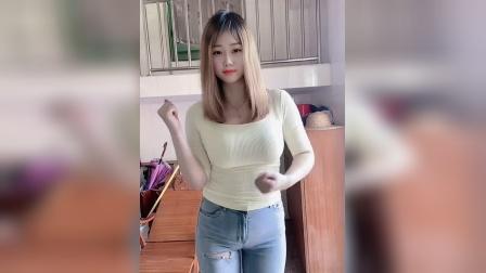 性感美女丝袜诱惑久久的简单介绍